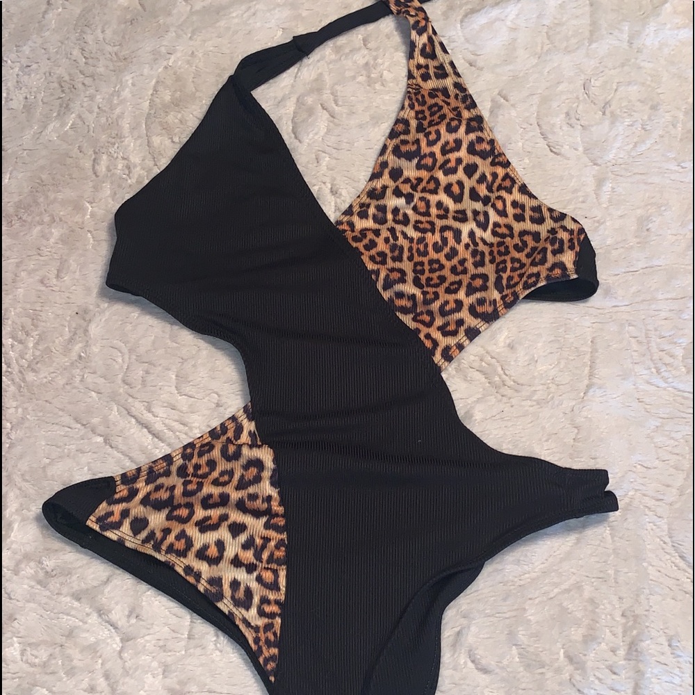 Women’s SHEIN leopard one piece swimsuit size XL